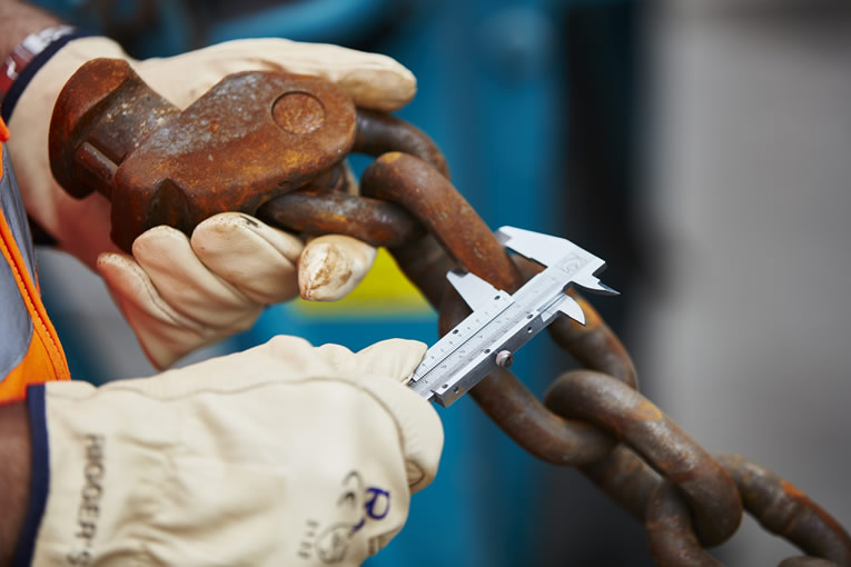 Testing and tagging lifting chains